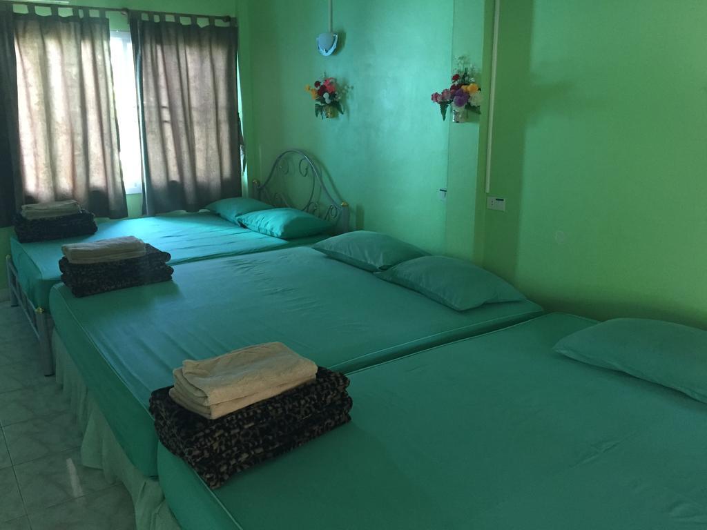Sin U Rai Resort Koh Larn Habitación foto